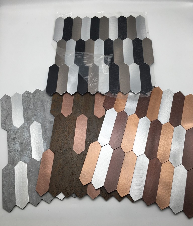 Utile mosaic tiles